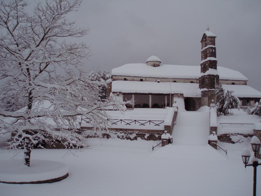 Nisista Lodge Mountain View Rodavgi Exterior foto